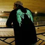 Футболка яка світиться в темряві «Chill out», футболка з крилами, виготовлена з бавовни