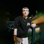 Футболка яка світиться в темряві «Chill out», футболка з крилами, виготовлена з бавовни